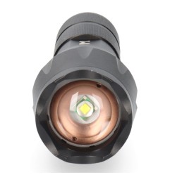 Linterna de aluminio con zoom. 1 led 3 x aaa (pilas incluidas)