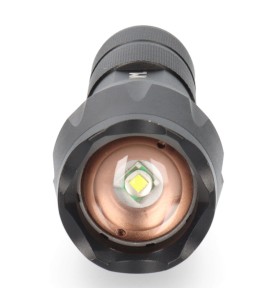 Linterna de aluminio con zoom. 1 led 3 x aaa (pilas incluidas)